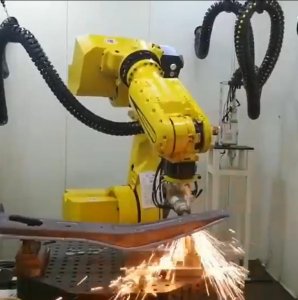 機(jī)械手激光切割機(jī)——高效精準(zhǔn)，重塑金屬加工
